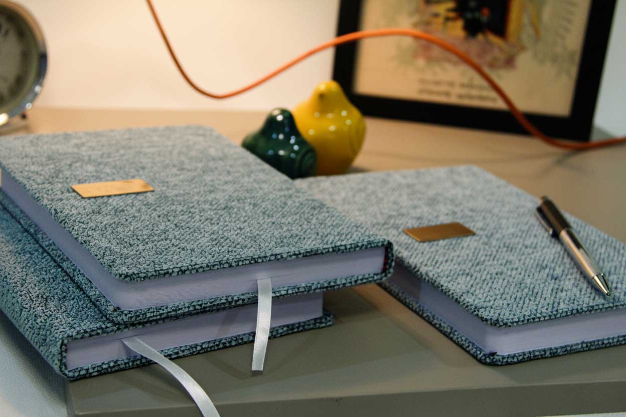 تأثیر رنگ و طراحی در سررسیدها بر برندینگ